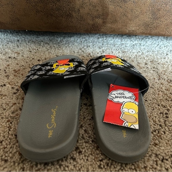NWT The Simpsons Black & Gray Bart Simpson Skull Print Slides Size 1 Boys - Picture 6 of 8